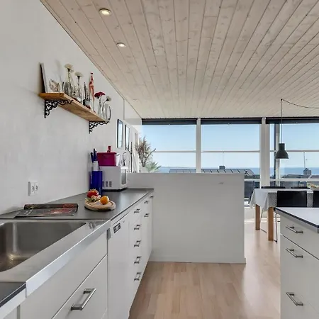 Gorgeous In With Kitchen Semesterbostad *