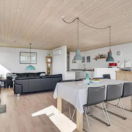 Ferienhaus Gorgeous In With Kitchen Fåborg