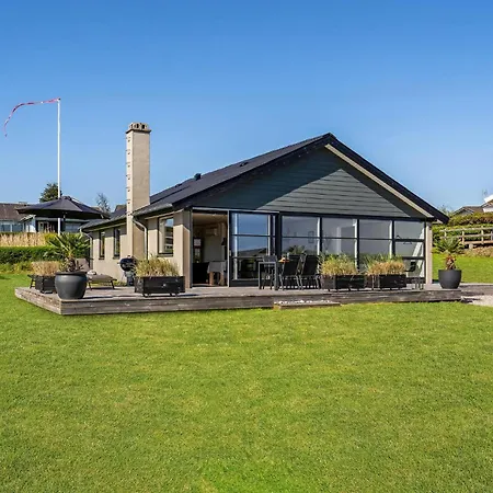 Gorgeous In With Kitchen