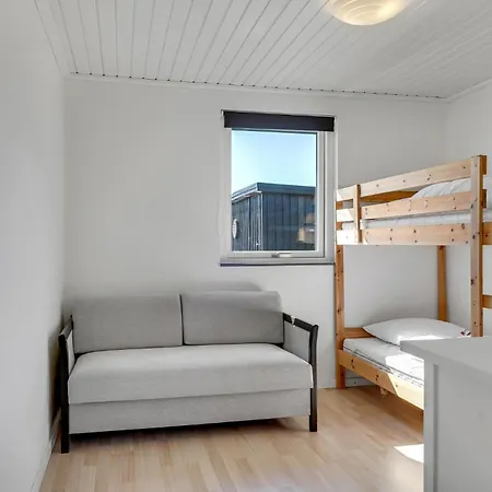 Ferienhaus Gorgeous In With Kitchen